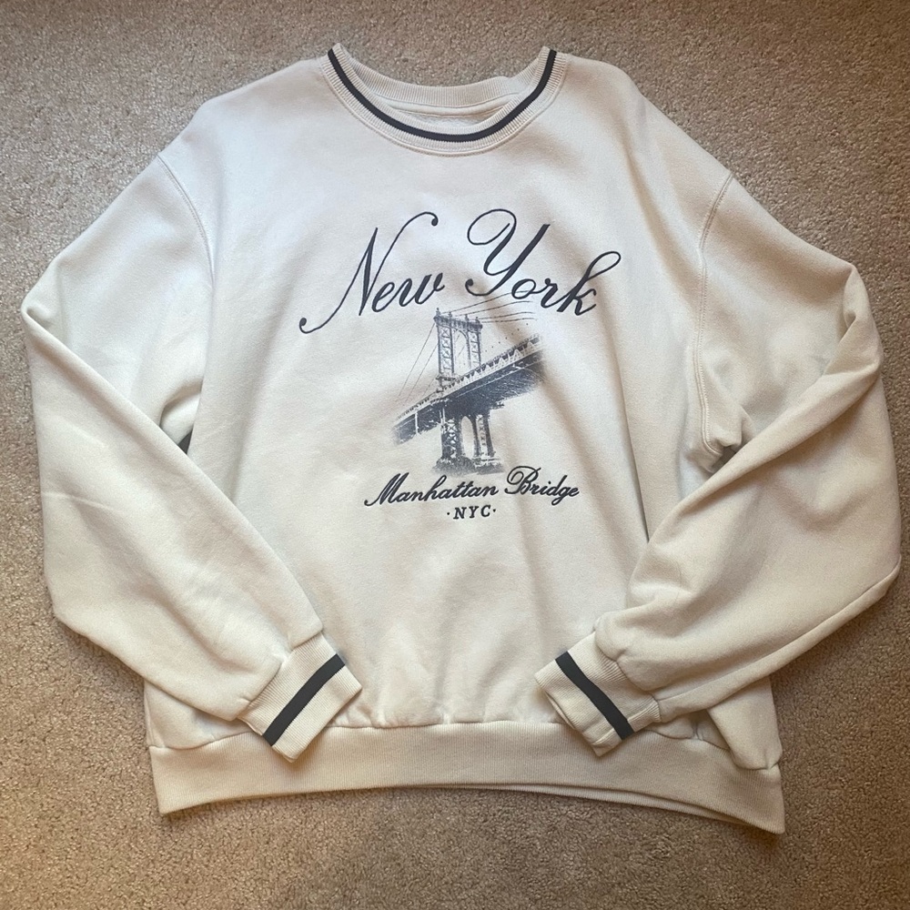 Hollister Cream New York Graphic Sweatshirt